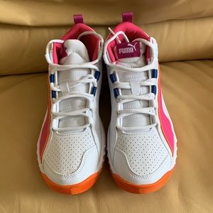 NWOT- Puma Rebound Future Evo Jr